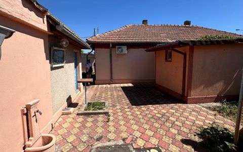 Casă 4 Camere de vânzare în zona  KM 5 - Constanța | Teren 520 mp