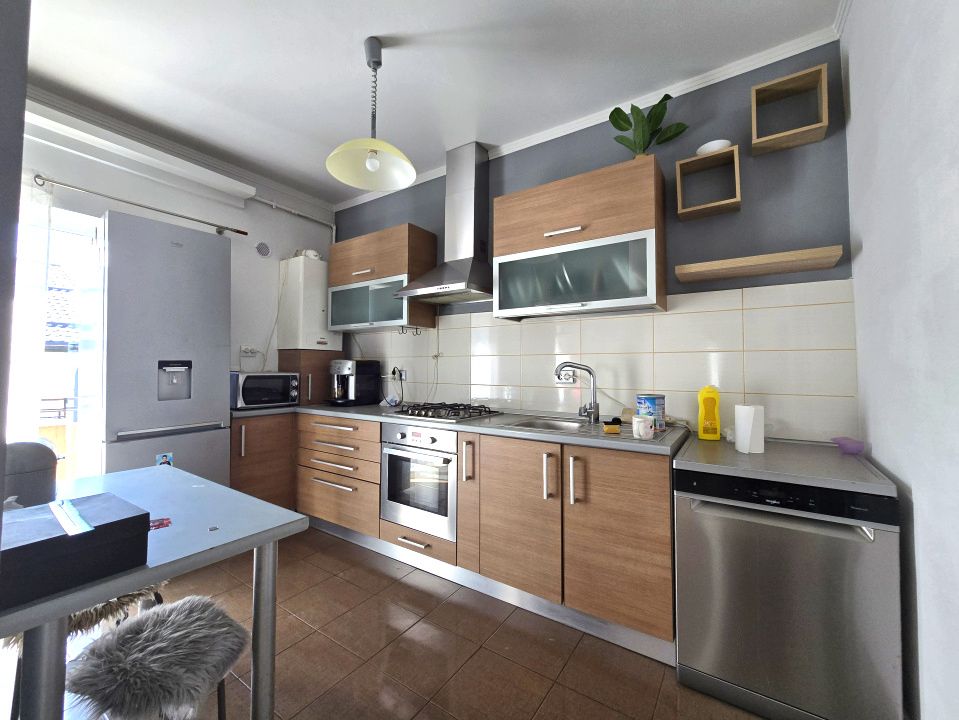 Apartament cu 4 camere pe 2 niveluri, parcare și curte interioară | Muzeul Apei – fotografia 3 din 11