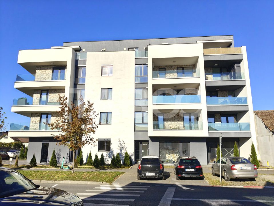 Penthouse de inchiriat 3 camere 2 bai si terasa de 107mp in Piata Cluj – fotografia 1 din 14