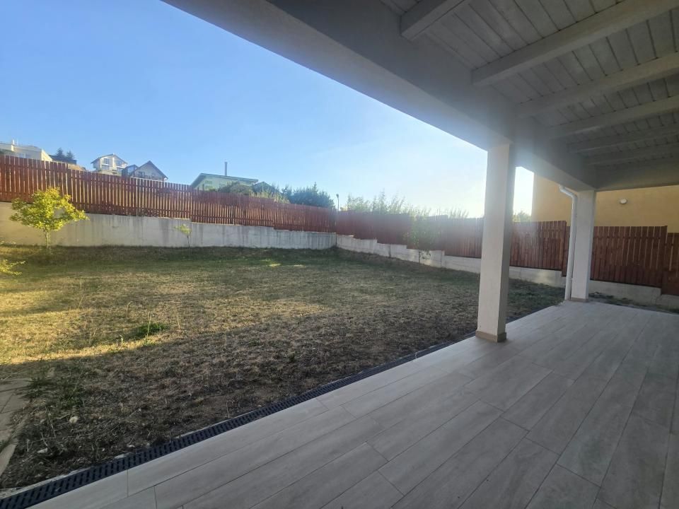 Casă individuală mobilată | 303 mp utili | Teren 870 mp | Sălicea - intrare – fotografia 14 din 14