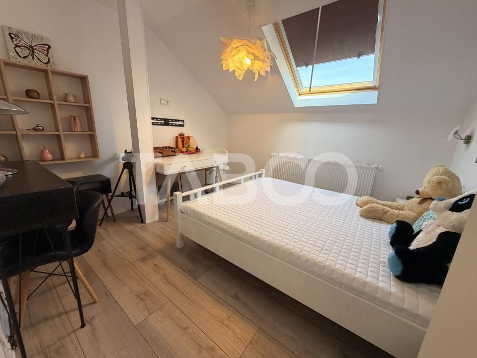 Casa individuala moderna de vanzare cu 5 camere 2 bai teren Sura Mare – fotografia 6 din 28