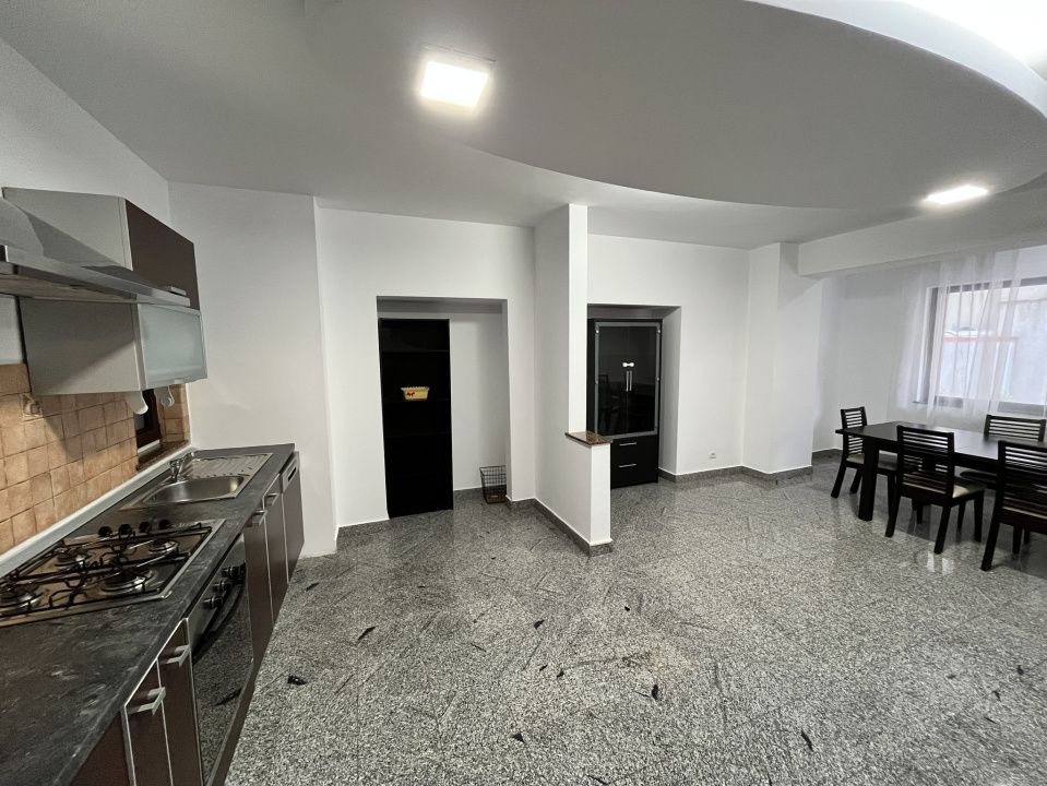 Apartament cu 5 camere de inchiriat - zona Aviatorilor – fotografia 4 din 19