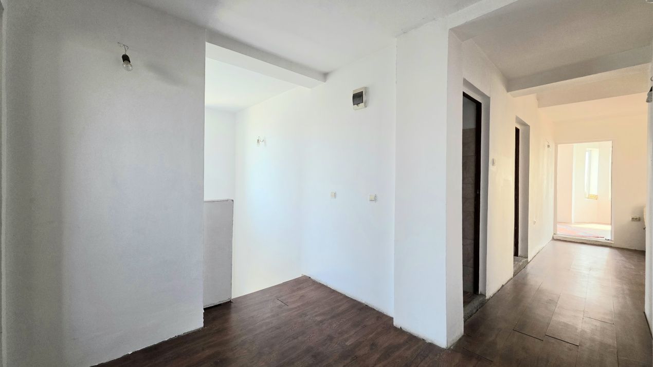 Vila de vanzare in Constanta, 6 camere, zona Km5 – fotografia 13 din 18