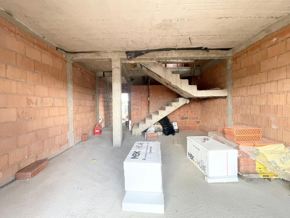 Duplex separat prin camera tehnica, toate utilitatile in Mosnita Noua- Urseni – fotografia 3 din 6