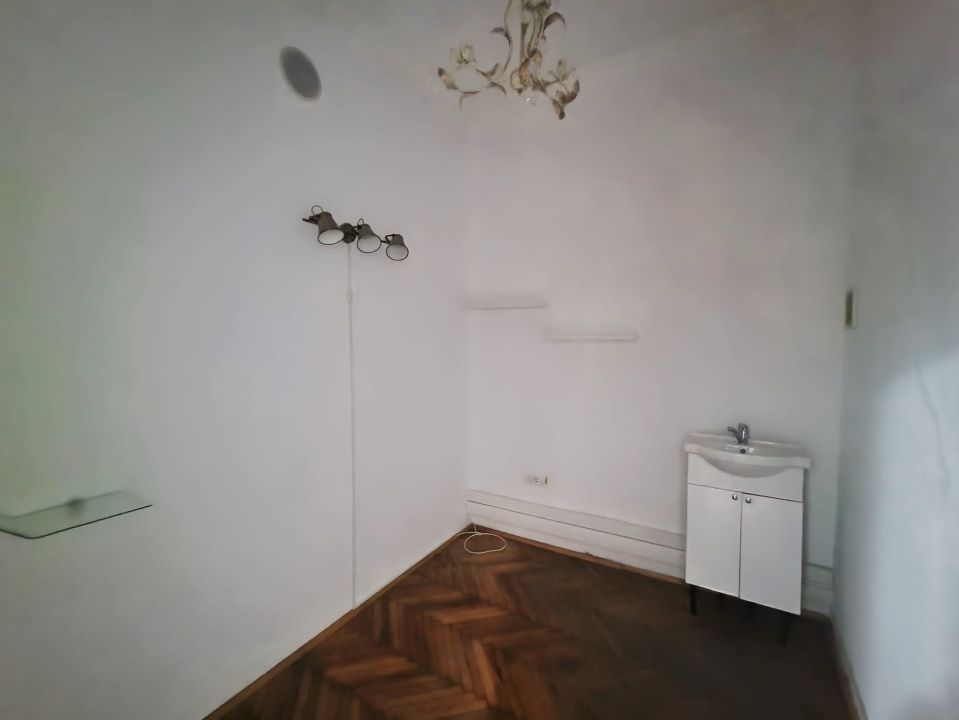 Spatiu comercial pentru diverse activitati zona Centrala – fotografia 12 din 15