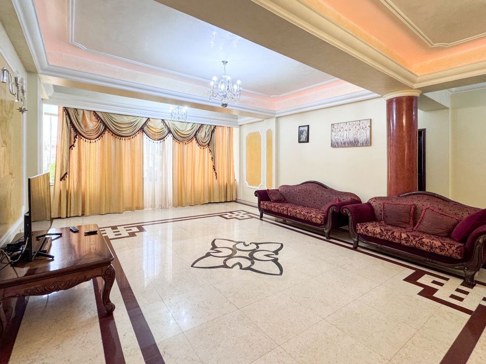 Vilă de închiriat spatioasă | 6 camere | Garaj spatios | Pozitie Centrala – fotografia 3 din 18