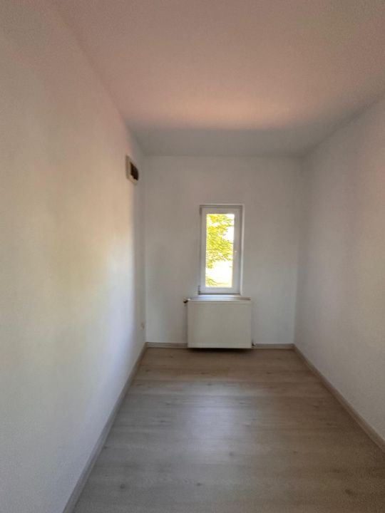 Casă P+1 cu 6 camere de vânzare în Mihail Kogălniceanu – teren 500 mp – fotografia 31 din 31