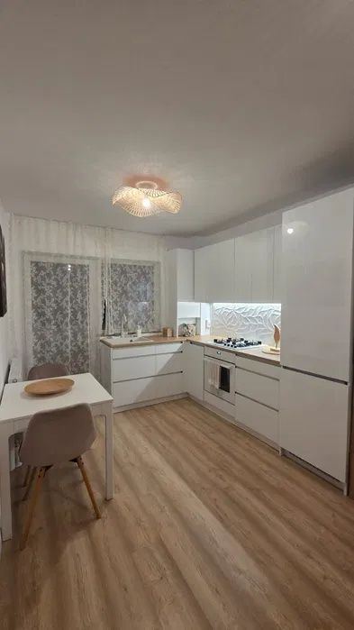 Apartament 2 camere, etaj intermediar, zona Porii, Floresti – fotografia 1 din 7