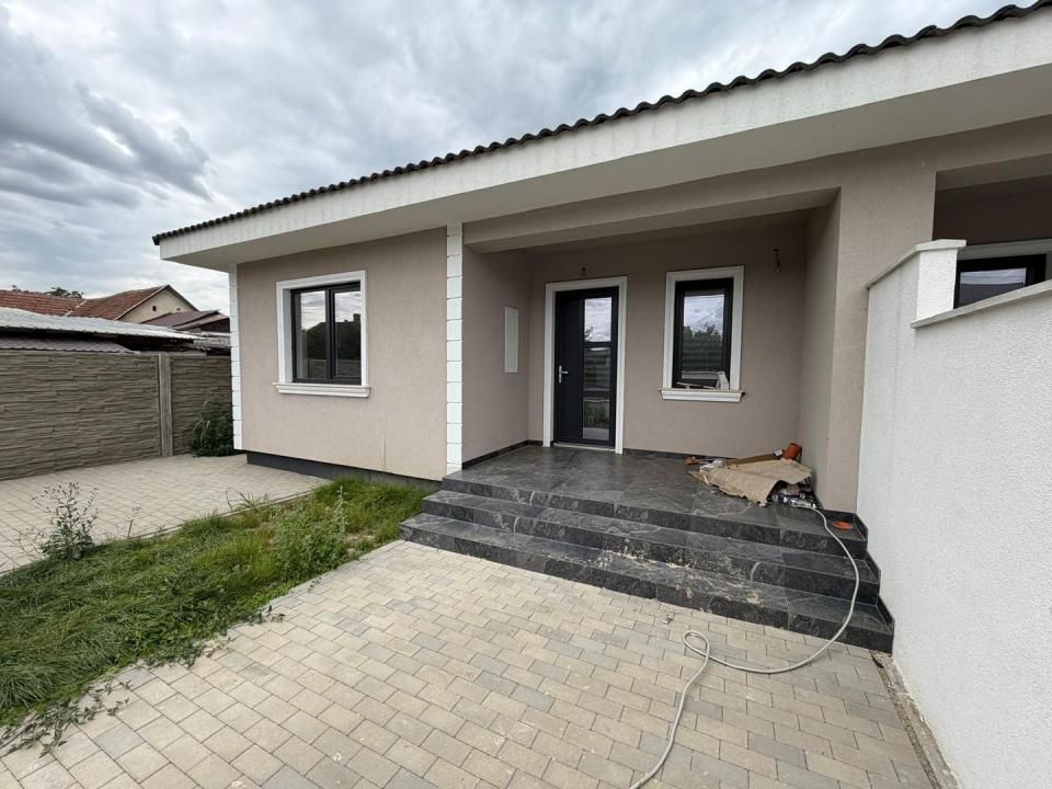 Duplex | 110 mp utili | Asfalt | Toate utilitatile | Finisaje premium – fotografia 2 din 15