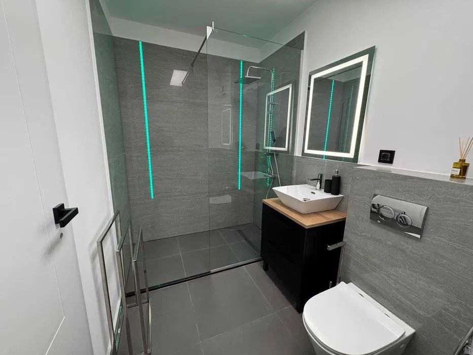 Apartament 2 camere 53 mp, semidecomandat,mobilat Lux, etaj 1, zona aerisita – fotografia 7 din 8