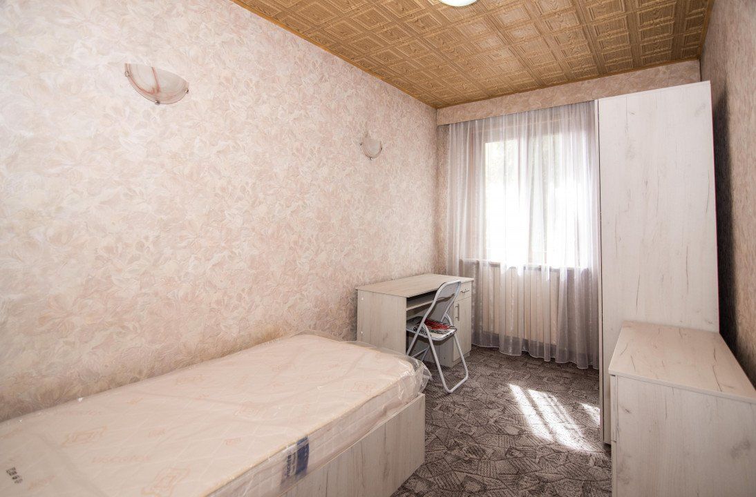 Inchiriere - Apartament 3 camere - Zona Centrala – fotografia 1 din 8