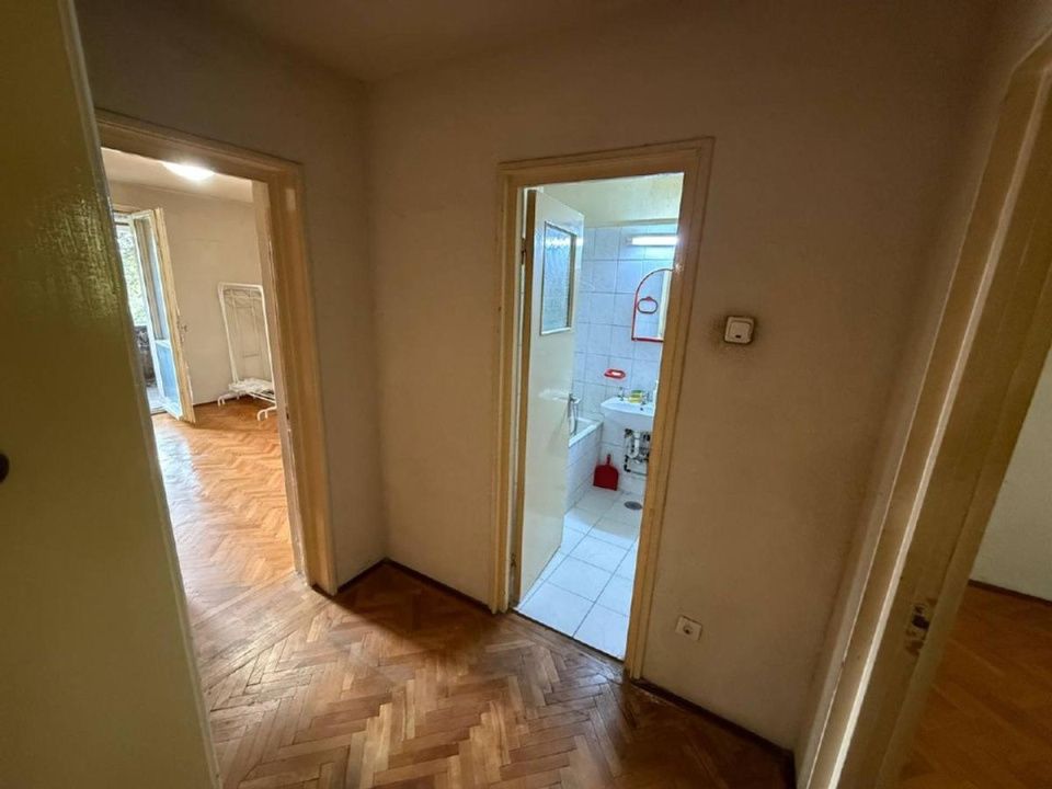 Apartament 4 camere -5 minute de mers  pana la metrou Costin Giorgian – fotografia 12 din 16