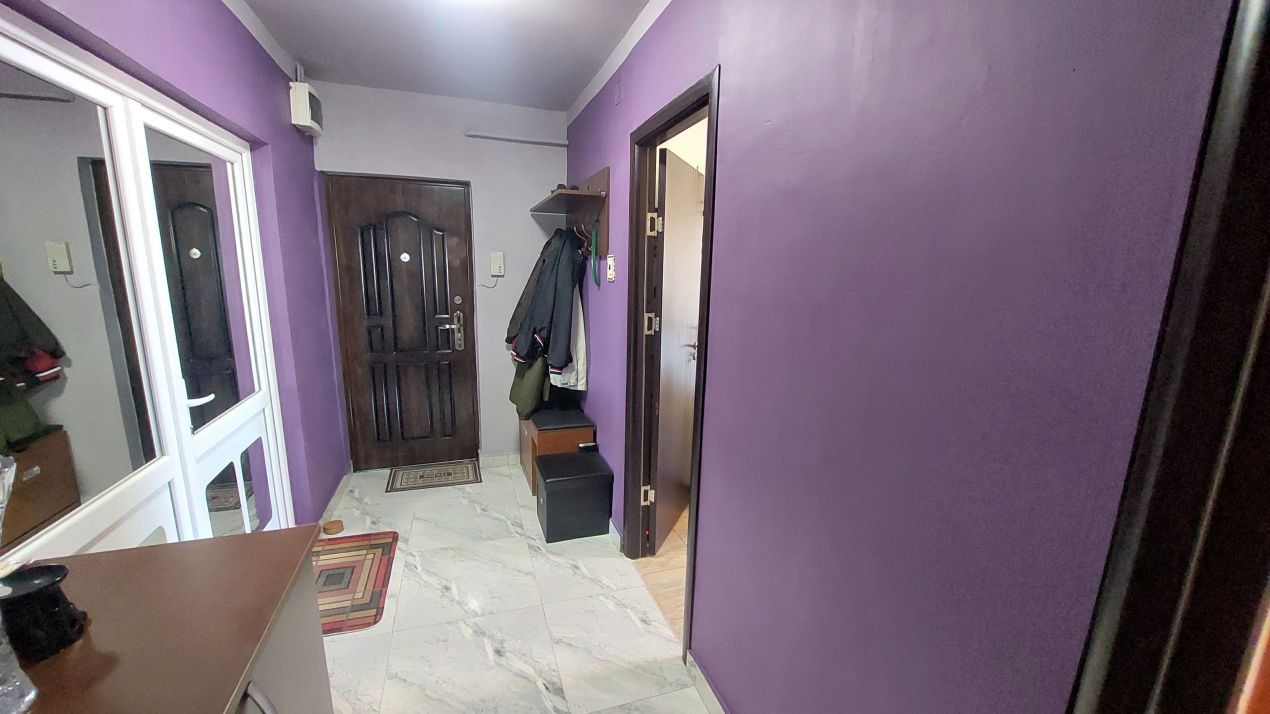 Apartament 4 camere, 100 mp, cartier Craiovita Noua, zona Carrefour – fotografia 8 din 9