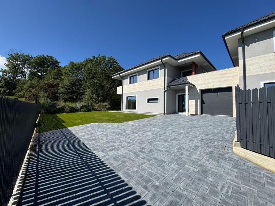 Casă cuplată prin garaj, 145 mp utili, terasă 27 mp | Feleacu – fotografia 1 din 8