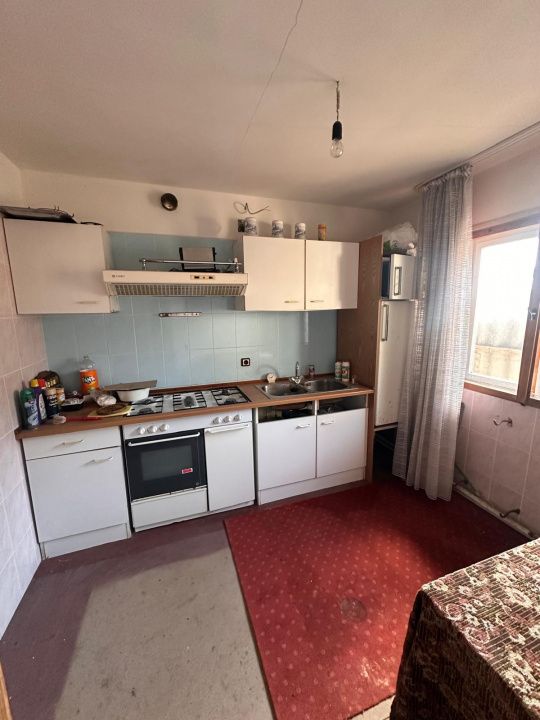 Casă de vânzare in zona KM 5, Constanța | 4 Camere | Teren 430 mp – fotografia 2 din 11