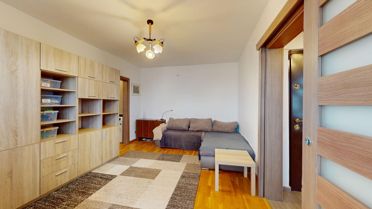 Apartament cu 2 camere de vanzare - Mihalache - Piata 1 Mai – fotografia 2 din 13