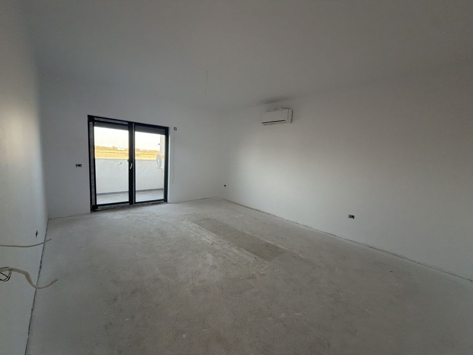 P5034 Apartament DECOMANDAT cu 3 camere zona LAC DUMBRAVITA,ETAJ 1, 2 Parcari – fotografia 4 din 35
