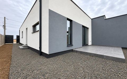 Duplex 3 camere, parter, 90mp utili, 310mp teren, terasa 14mp-Sag