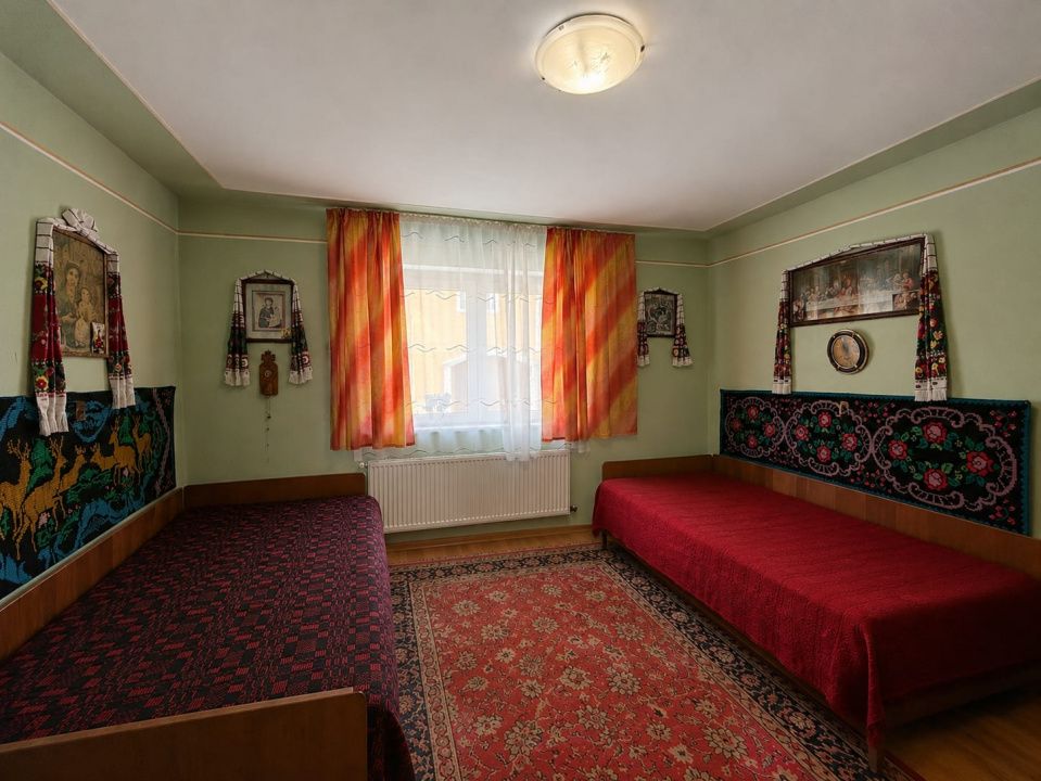 Casă de vânzare cu teren de 700 mp - Boiţa, Sibiu – fotografia 6 din 10