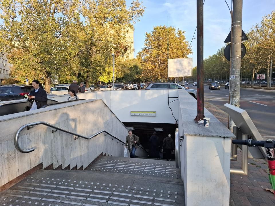Vanzare apartament 4 camere | Titan - bloc tip H | langa metrou | etaj 3/4 | – fotografia 10 din 34