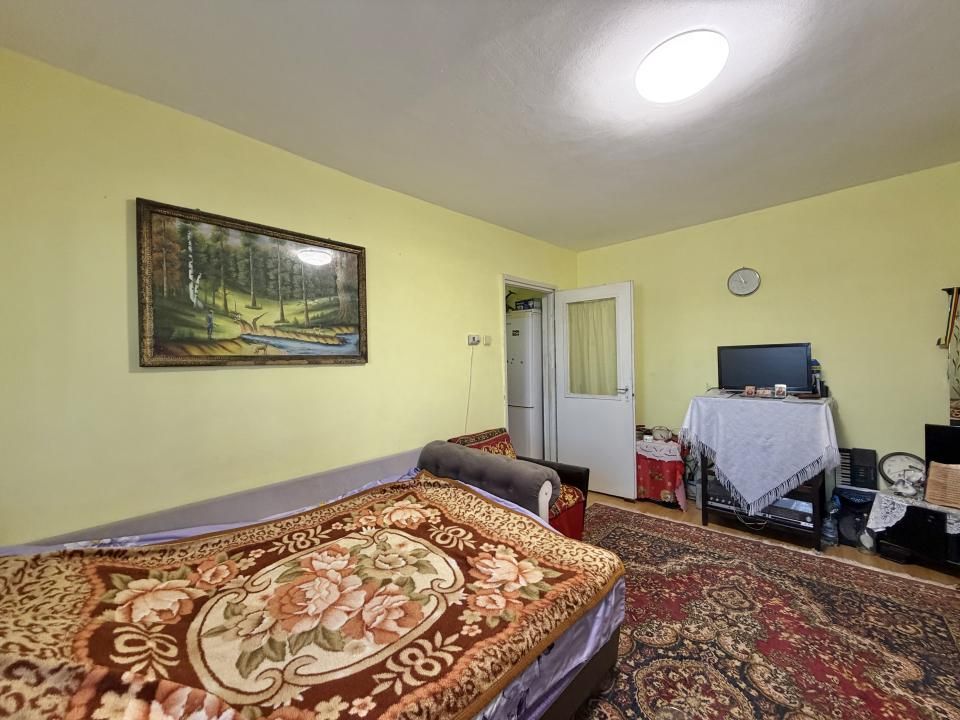 Apartament 2 camere, semidecomandat, etaj 3, zona Dambovita – fotografia 2 din 10