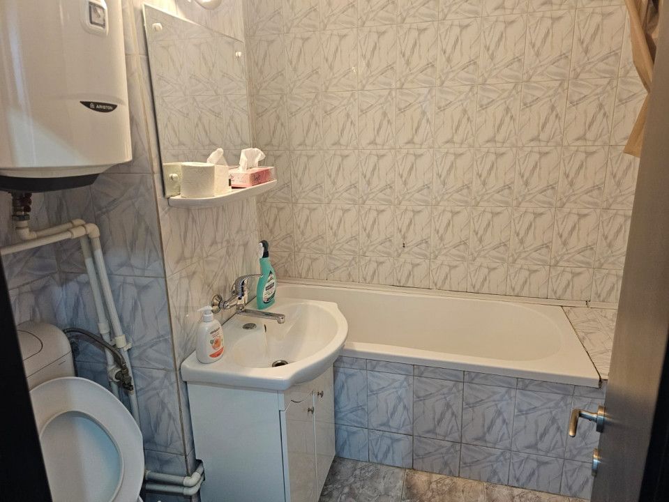 Apartament 3 camere, termen lung, situat in zona Tomis Nord-Constanta – fotografia 11 din 12