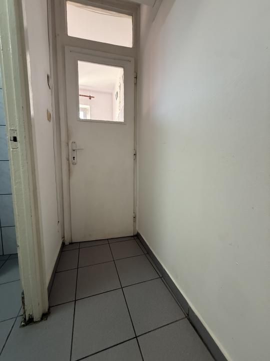 Apartament cu o camera, etaj 3, bloc izolat - Olimpia Stadion – fotografia 7 din 8