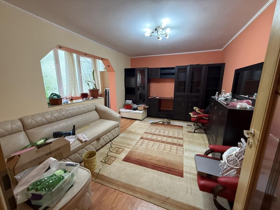 Apartament cu 3 camere, decomandat, 68 mp utili, etaj 1 - Girocului – fotografia 1 din 11