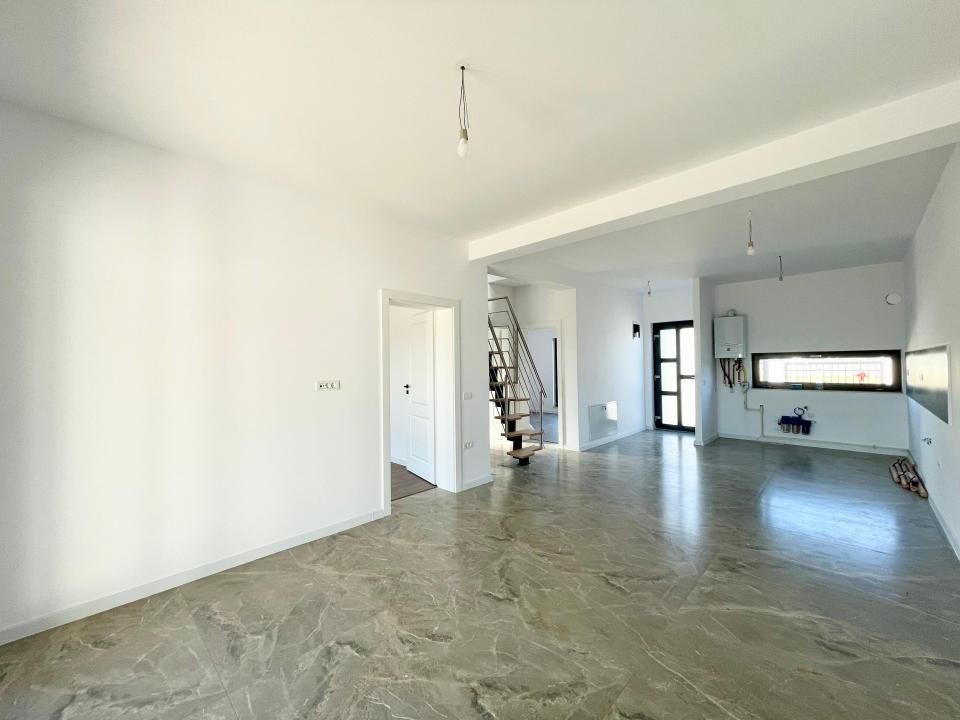 Duplex 4 camere, 94mp utili, 275mp teren - Mosnita Noua – fotografia 2 din 11