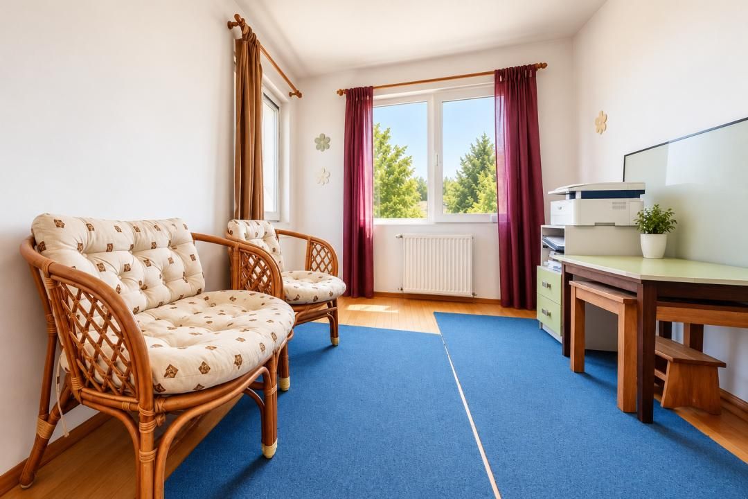 DE VÂNZARE CASĂ SPAȚIOASĂ ÎN PĂDURENI – fotografia 6 din 11