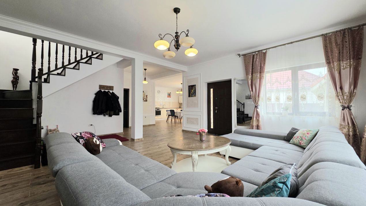Vilă P+1 spațioasă – Năvodari, zona centrală – fotografia 6 din 29