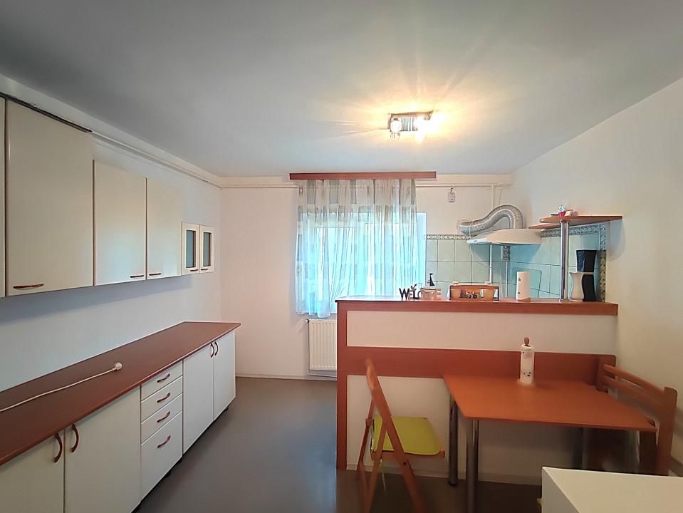 Apartament 3 camere, etaj 1,Inel 2, strada Dezrobirii, comision 0% – fotografia 14 din 17