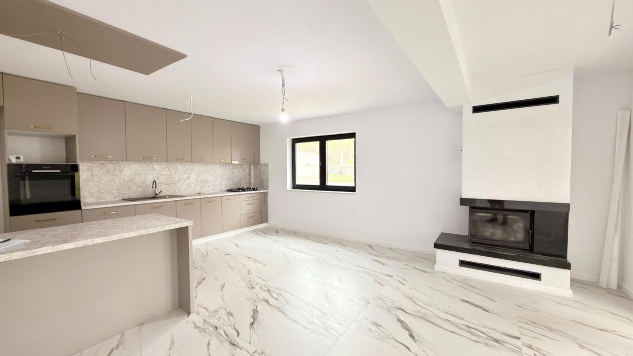Casa individuala cu priveliste spre munte – fotografia 5 din 25