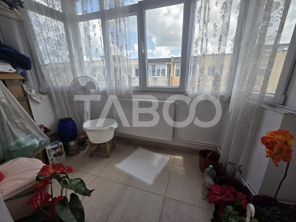 Apartament 3 camere decomandat zona 1 Decembrie 75mp si boxa la subsol – fotografia 11 din 11