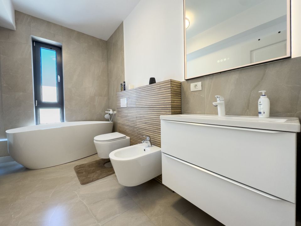 Vila P+1 in Valu lui Traian, pe partea dreapta - finisata complet – fotografia 17 din 20