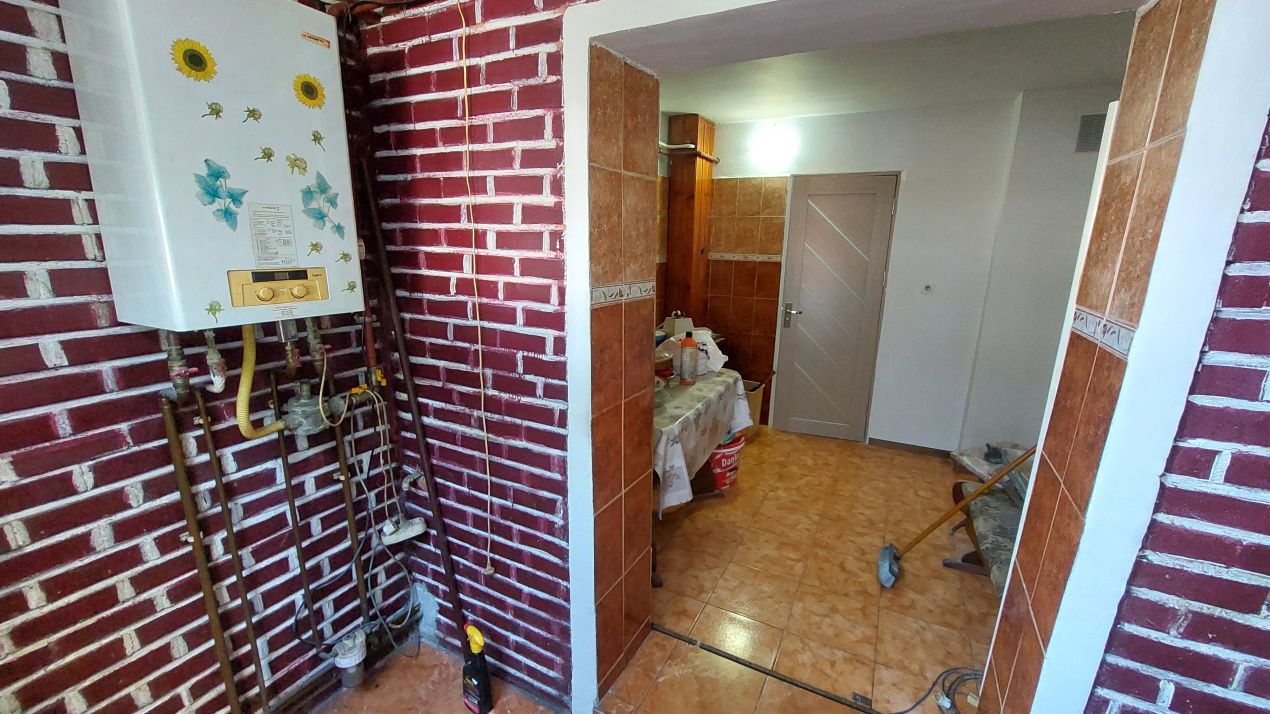 Apartament doua camere decomandat, parter, Rovine zona Bulevardul Decebal – fotografia 5 din 6