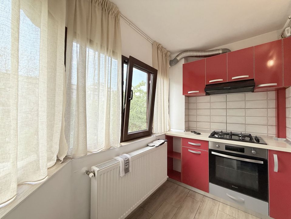 Apartament cu 3 camere de inchiriat in zona Faleza Nord – fotografia 10 din 12