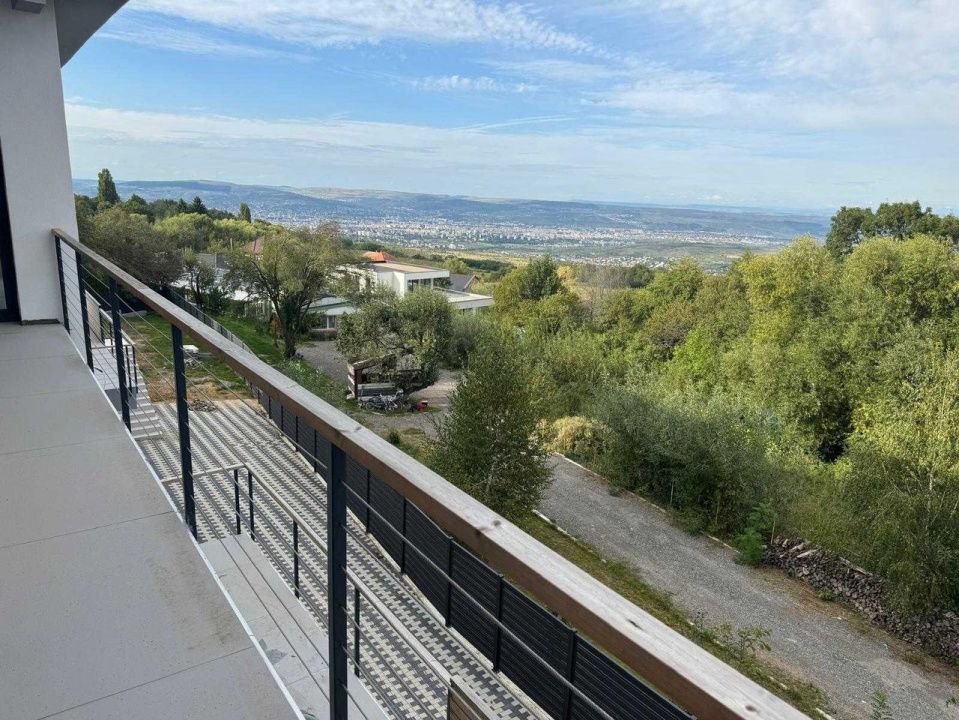 Duplex modern, 220 mp utili, teren 392 mp și 2 garaje | Feleacu – fotografia 9 din 12