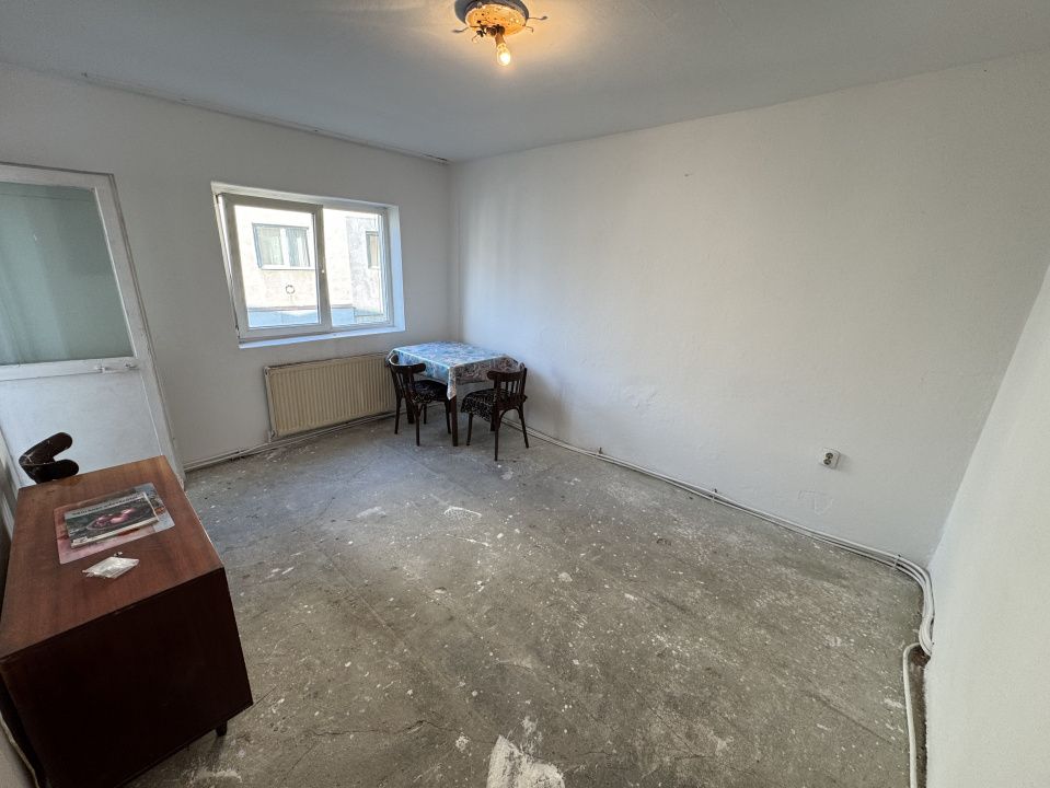Garsonieră de vânzare | etaj 2 | Dragoș vodă | necesită renovare – fotografia 1 din 5