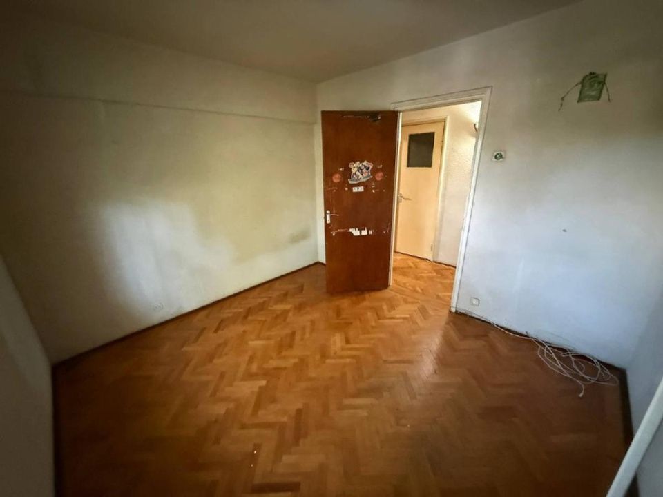 Apartament 4 camere -5 minute de mers  pana la metrou Costin Giorgian – fotografia 5 din 16