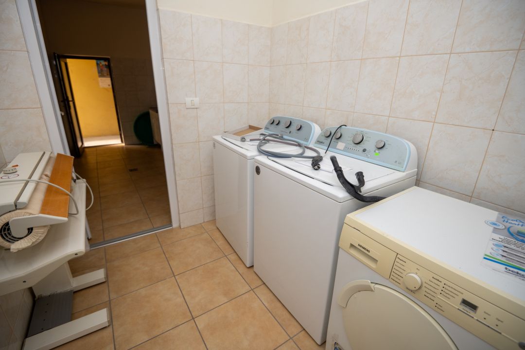 Hotel Miky Arad de vanzare | Investitie cu utilizari multiple | 42 camere cazare – fotografia 48 din 66