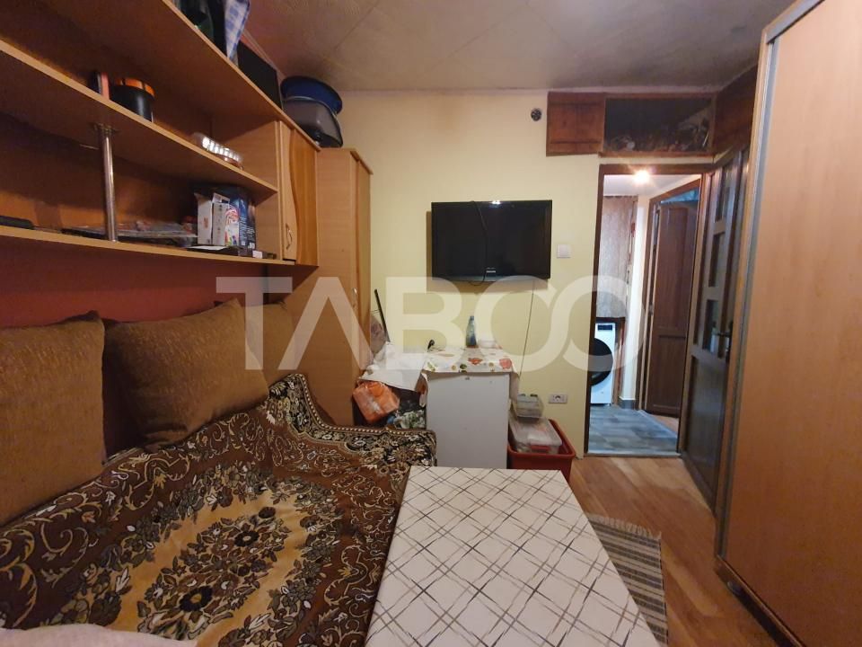 Apartament semidecomandat 2 camere parter 45 mpu Zona Tudor – fotografia 3 din 9