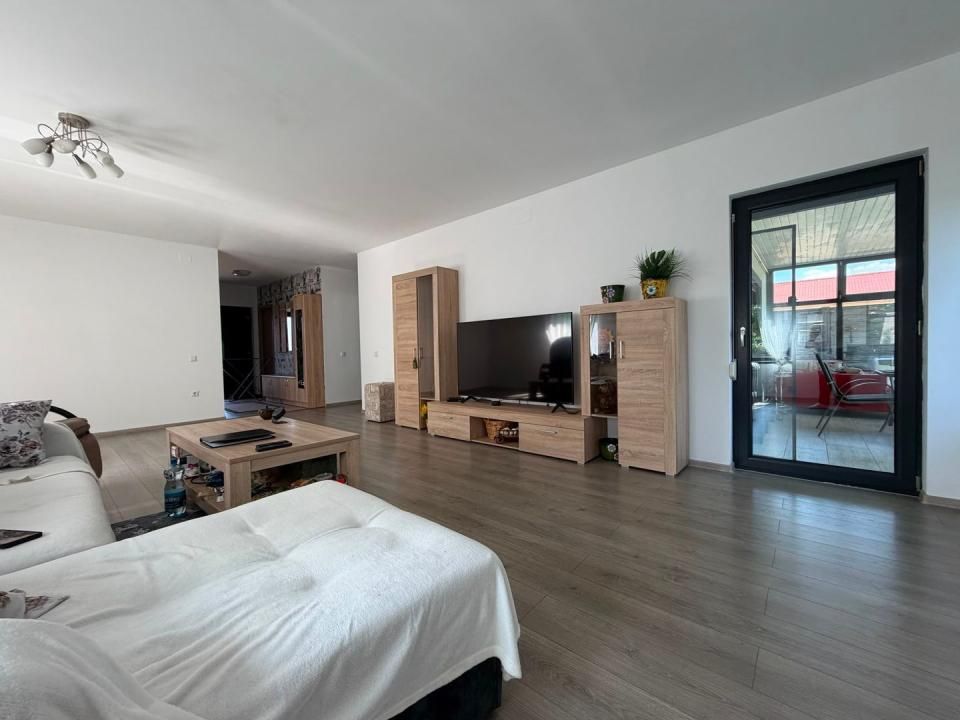 Casa individuala in Sacalaz | Piscina | Garaj | Teren 1000 mp | – fotografia 6 din 34