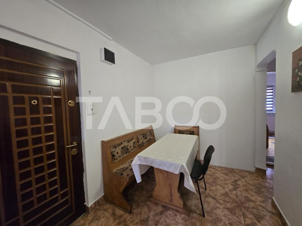 Apartament de inchiriat 2 dormitoare decomandat Vasile Aaron Sibiu – fotografia 12 din 17