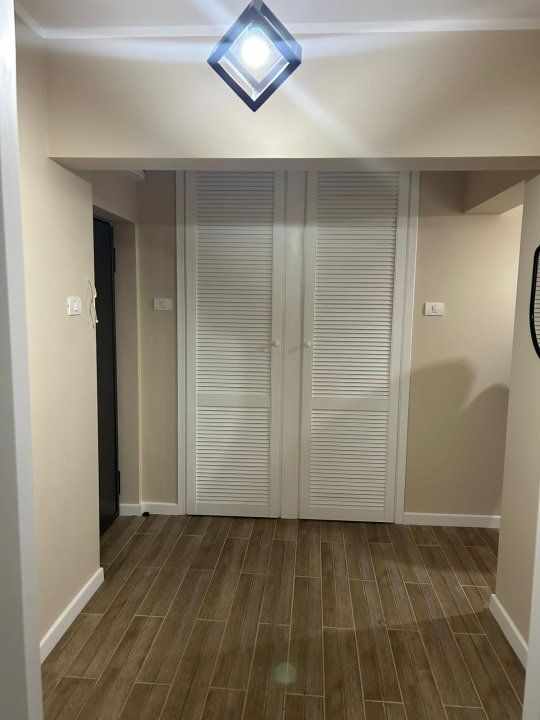 Apartament 2 camere decomandat – Piata Tomis III – fotografia 3 din 10