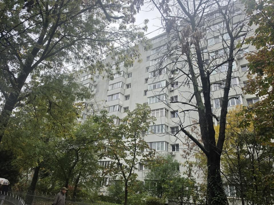 Titan/Minis vanzare apartament 2 camere mobilat & utilat + loc parcare + boxa – fotografia 42 din 45