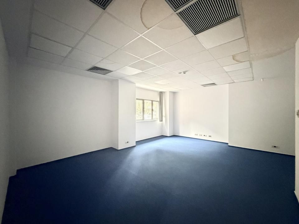 Spatiu comercial In Stefan cel Mare, Stradal, Vitrina 26 ml - Centrala Proprie – fotografia 18 din 21