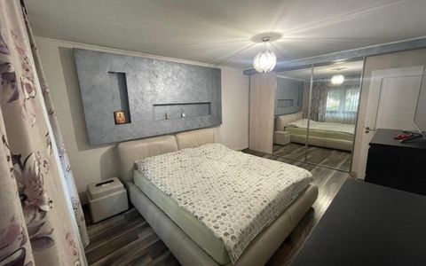 Apartament 4 camere de vânzare parter zona Ostroveni Rm Vâlcea