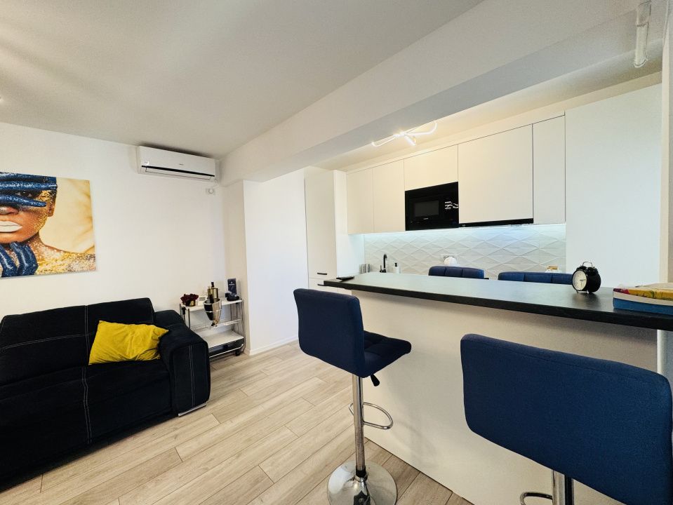 Apartament cu 3 camere complet mobilat si utilat, vedere spre  Mare – fotografia 5 din 18