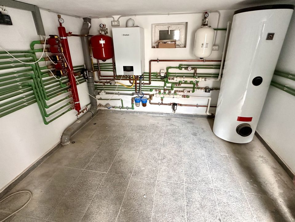 CASA DE VANZARE I 246 MP UTILI I TEREN 446 MP I COMPARTIMENTATA IN 5 APARTAMENTE – fotografia 8 din 28